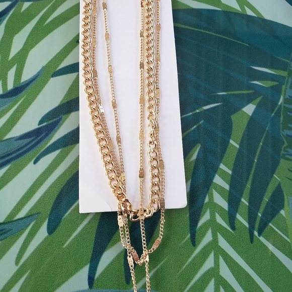 LILLIAN DISC PENDANT CHAIN LAYERED NECKLACE - Picture 6 of 6
